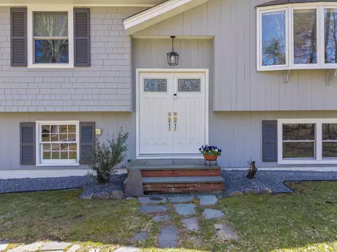 14 Ambler Way, Durham, NH 03824