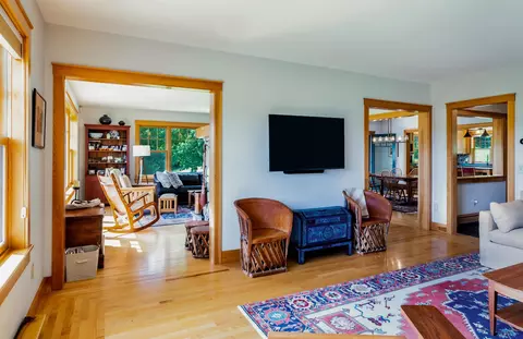 Living - 947 Oak Hill Rd, Williston, VT 05495 photo 6 of 6