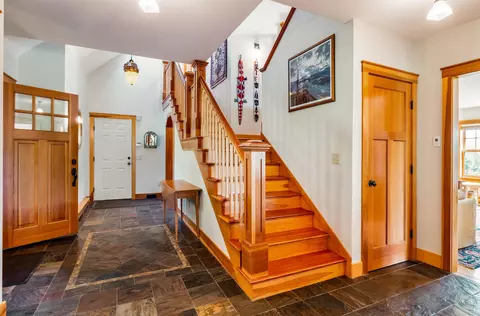 Entry Way - 947 Oak Hill Rd, Williston, VT 05495 photo 1 of 2