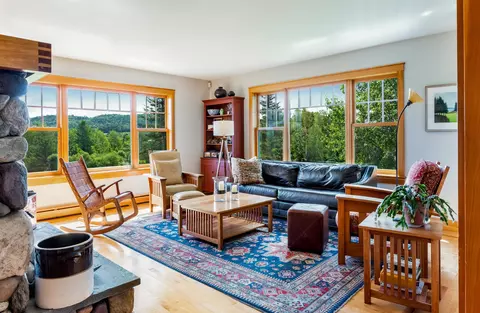 Living - 947 Oak Hill Rd, Williston, VT 05495 photo 1 of 6