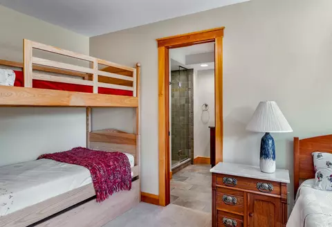 Bedroom - 947 Oak Hill Rd, Williston, VT 05495 photo 7 of 7