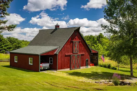 Exterior - 947 Oak Hill Rd, Williston, VT 05495 photo 16 of 18