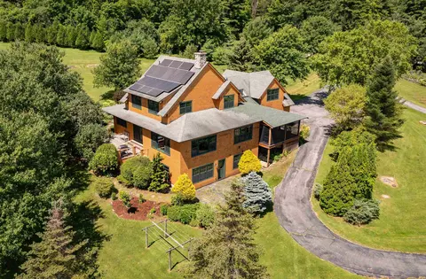 947 Oak Hill Rd, Williston, VT 05495