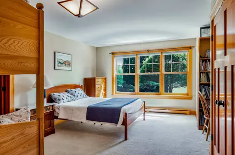 Bedroom - 947 Oak Hill Rd, Williston, VT 05495 photo 6 of 7