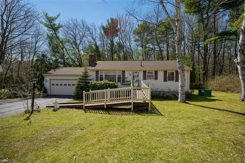 194 Locke Rd, Rye, NH 03870