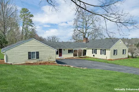 7 Pinecrest Dr, Bedford, NH 03110