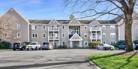 2 Maple Ridge Dr #29, Merrimack, NH 03054