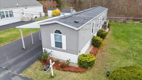 4 Trailerhome Dr, Salem, NH 03079
