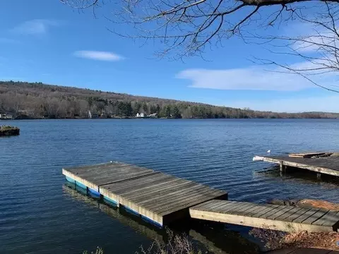 60 Wheatley Rd, Hinesburg, VT 05461