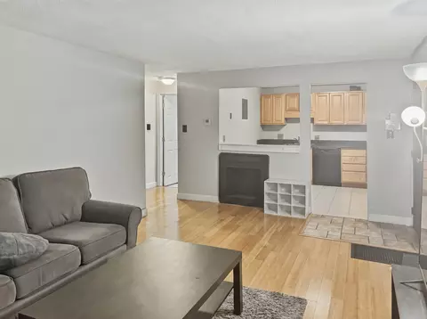 17 Silvestri Cir #1, Derry, NH 03038