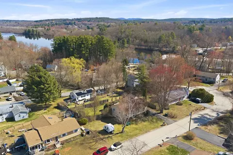 View/Area - 6 Heather Dr, Hooksett, NH 03106 photo 4 of 8