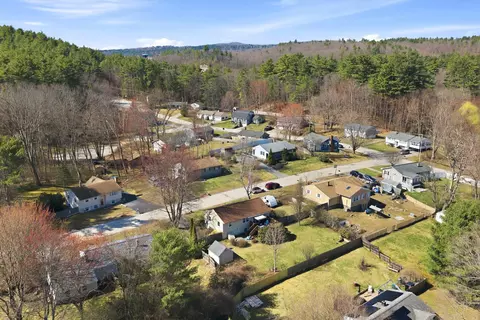 View/Area - 6 Heather Dr, Hooksett, NH 03106 photo 6 of 8