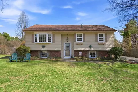 6 Heather Dr, Hooksett, NH 03106
