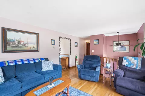 Living - 6 Heather Dr, Hooksett, NH 03106 photo 2 of 3