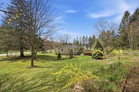 895 Barber Pond Rd, Pownal, VT 05261