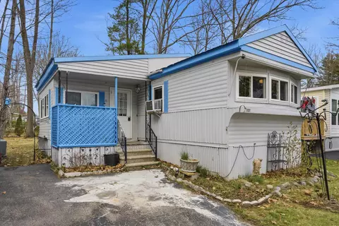 519 Canterbury Dr, Exeter, NH 03833