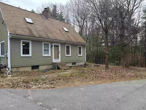 61 Beaver Pond Rd, Weare, NH 03281