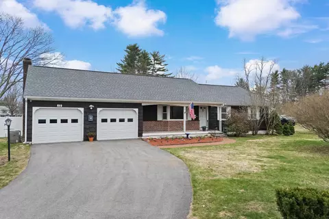 12 Colonial Cir, Hampton, NH 03842