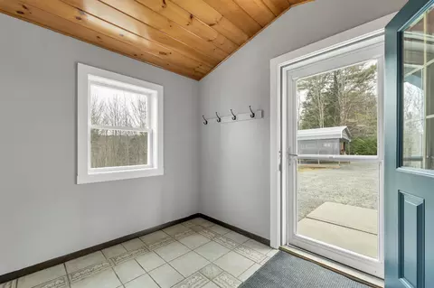 Entry Way - 80 Docs Dr, Grantham, NH 03753 photo 2 of 2