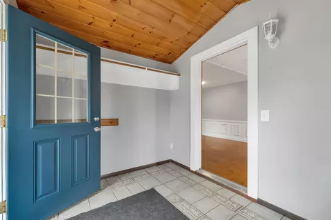 Entry Way - 80 Docs Dr, Grantham, NH 03753 photo 1 of 2