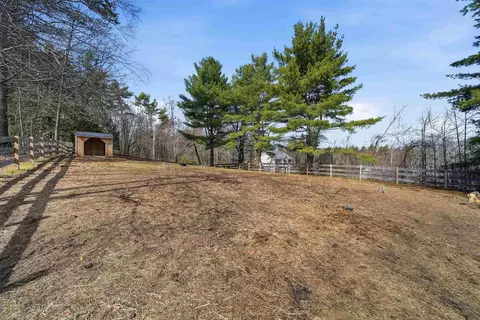 Exterior - 209 Hooksett Rd, Auburn, NH 03032 photo 10 of 14