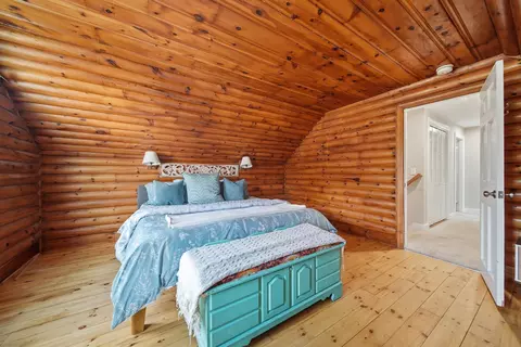 Bedroom - 209 Hooksett Rd, Auburn, NH 03032 photo 5 of 7