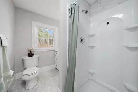 Bath - 209 Hooksett Rd, Auburn, NH 03032 photo 4 of 4