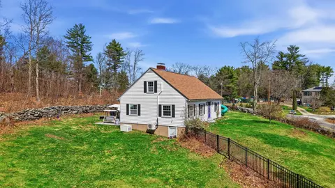 Exterior - 209 Hooksett Rd, Auburn, NH 03032 photo 7 of 14