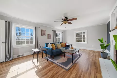 Living - 209 Hooksett Rd, Auburn, NH 03032 photo 3 of 3