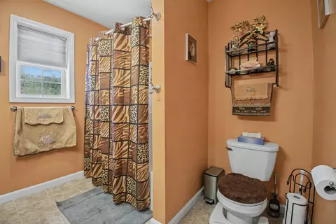 Bath - 5 Ted Rd, Milton, VT 05468 photo 4 of 5