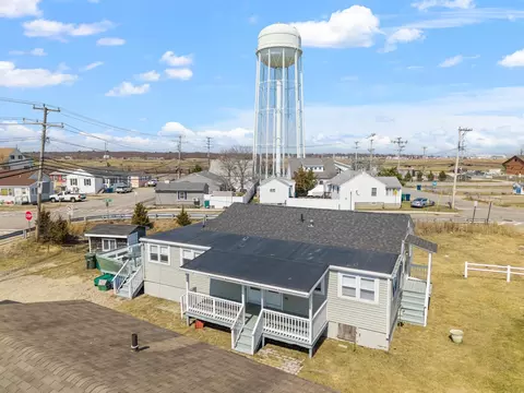 56 Nudd Ave, Hampton, NH 03842