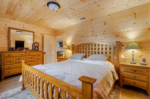 Bedroom - 130 Poisson Dr, Canaan, VT 05903 photo 5 of 6