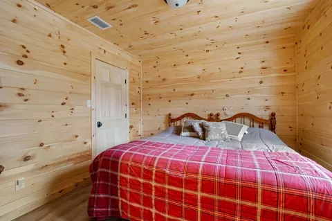 Bedroom - 130 Poisson Dr, Canaan, VT 05903 photo 2 of 6