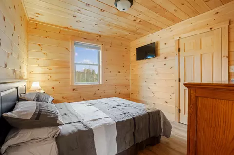 Bedroom - 130 Poisson Dr, Canaan, VT 05903 photo 3 of 6