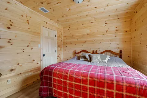 Bedroom - 130 Poisson Dr, Canaan, VT 05903 photo 2 of 6