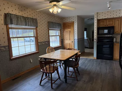 Dining - 175 Pleasant Valley Rd, Springfield, VT 05156 photo 2 of 3
