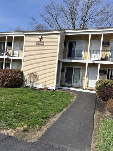 806 Cocheco Ct, Dover, NH 03820