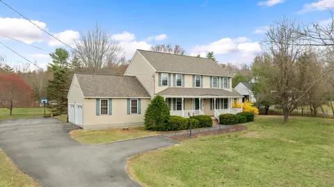 7 Blueberry Ln, Brookline, NH 03033