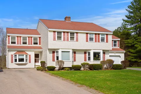 27 Reed St #A, Londonderry, NH 03053