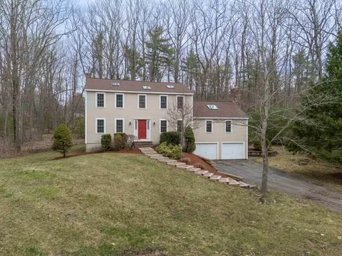 30 Geisser Ln, Hampstead, NH 03841