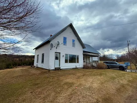 2570 Maple Hill Rd, Barton, VT 05822