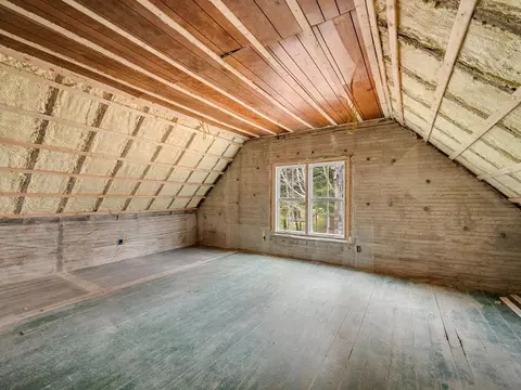 Bedroom - 81 E River Rd, Lincoln, VT 05443 photo 7 of 10