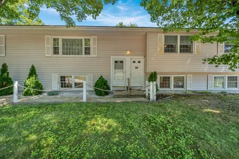 77 Hancock Rd, Peterborough, NH 03458