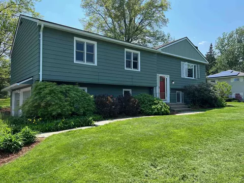 338 Collamer Cir, Shelburne, VT 05482
