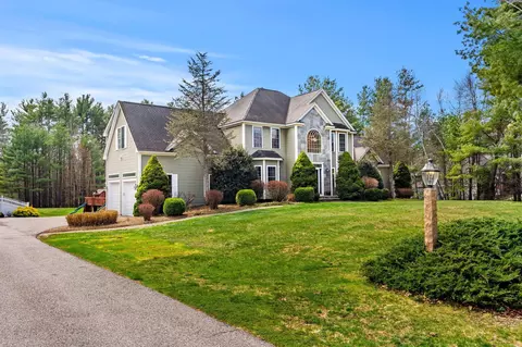 3 Surrey Ln, Salem, NH 03079