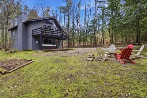367 Shady Pines Rd, Sunderland, VT 05250