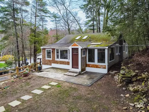 21 Hemlock Heights Rd, Atkinson, NH 03811