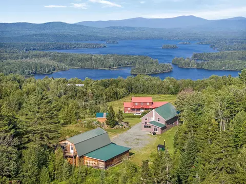 107 Lakeview Dr, Errol, NH 03579
