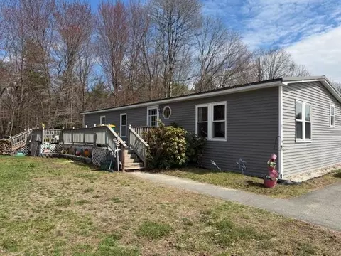 68 Daffodil Hill Ln, Rochester, NH 03868