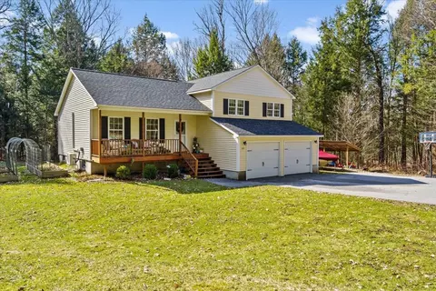237 Hillside Ln, Fletcher, VT 05448